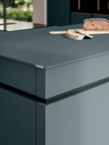 Plan de travail cuisine sur mesure en quartz et céramique